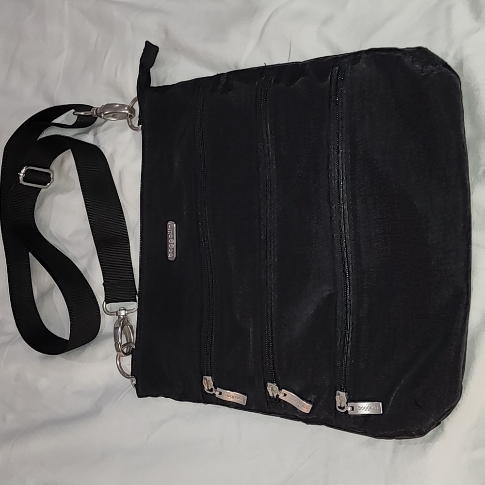 Baggallini Black Big Zipper Crossbody Bagg, Excellent Condition